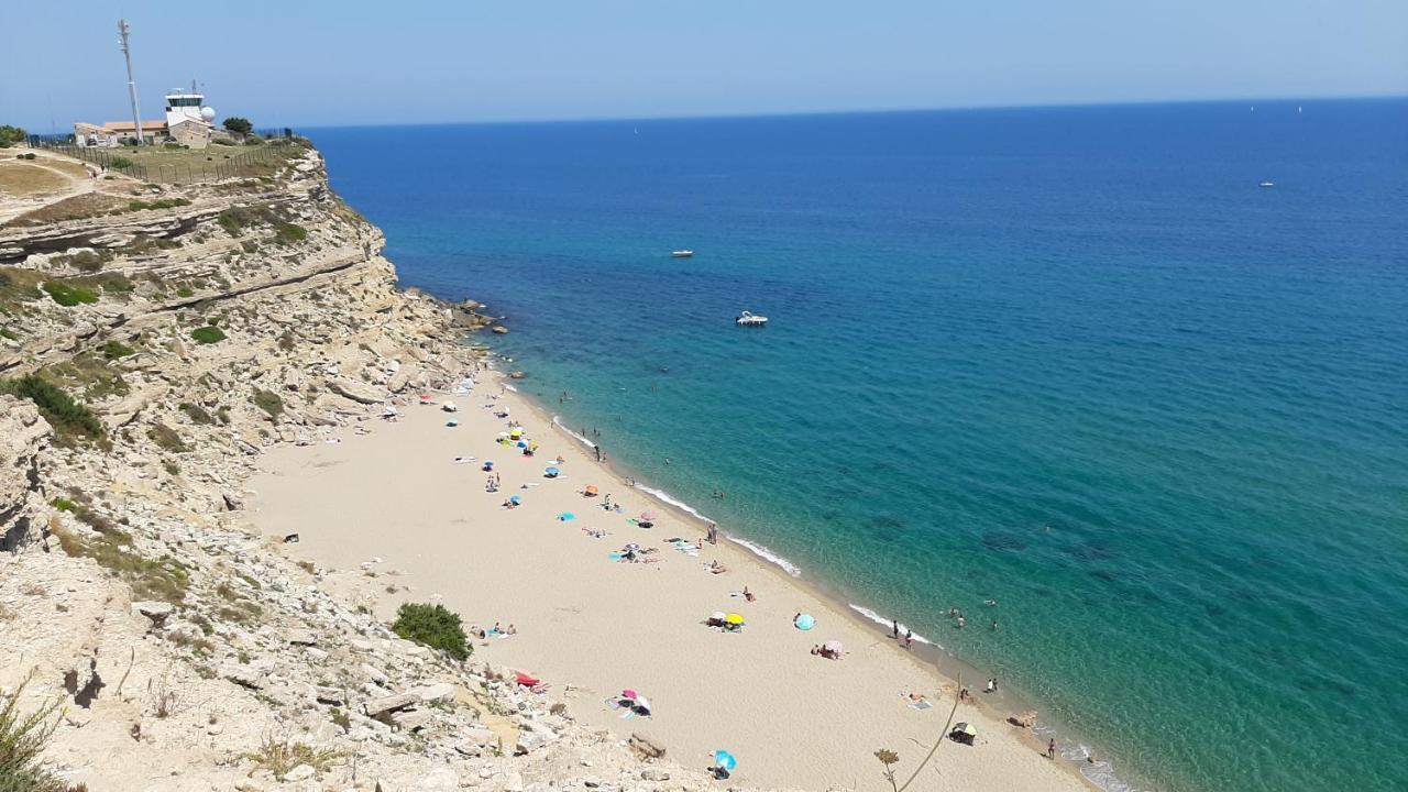 T2 Cabine Avec Tres Belle Vue Sur Le Port De Plaisance Leucate Luaran gambar