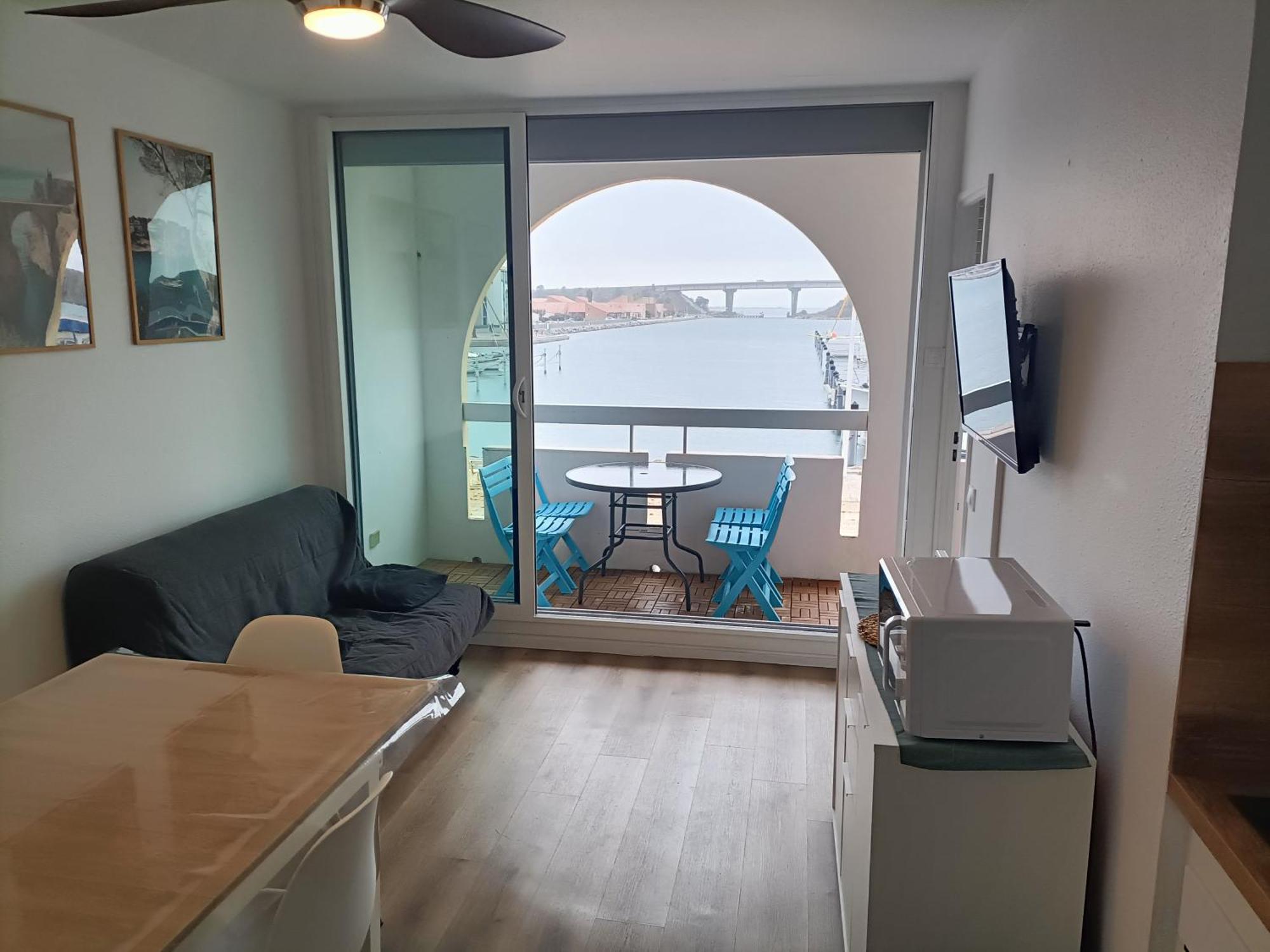 T2 Cabine Avec Tres Belle Vue Sur Le Port De Plaisance Leucate Luaran gambar