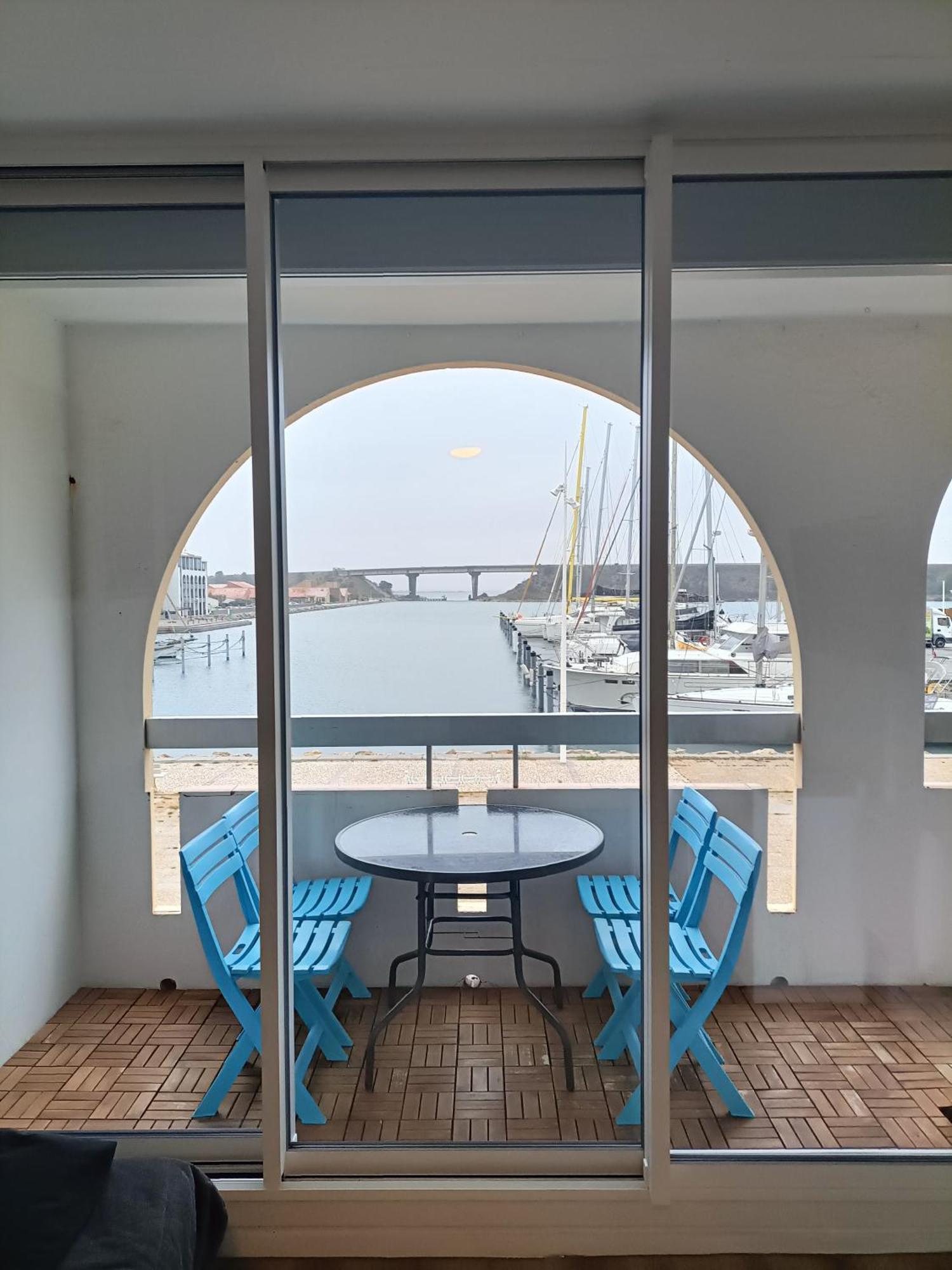 T2 Cabine Avec Tres Belle Vue Sur Le Port De Plaisance Leucate Luaran gambar